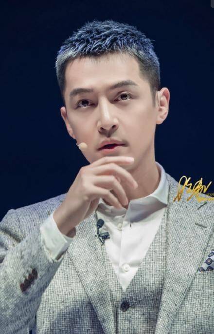 男明星胡歌奶奶灰寸头发型图片 6