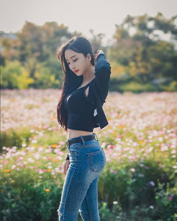 性感女神图片 穿牛仔裤美女图片 2