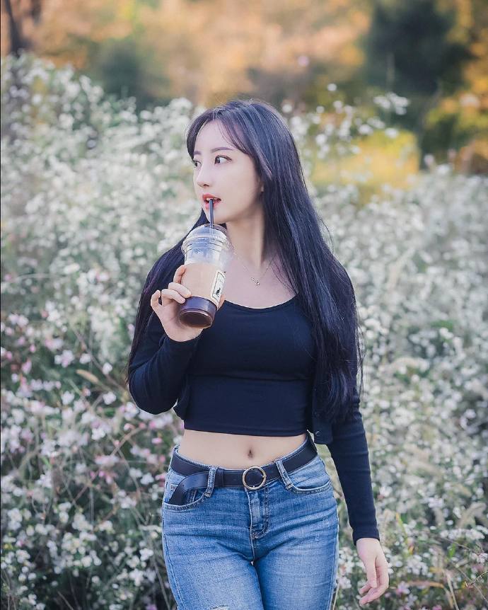 性感女神图片 穿牛仔裤美女图片 4