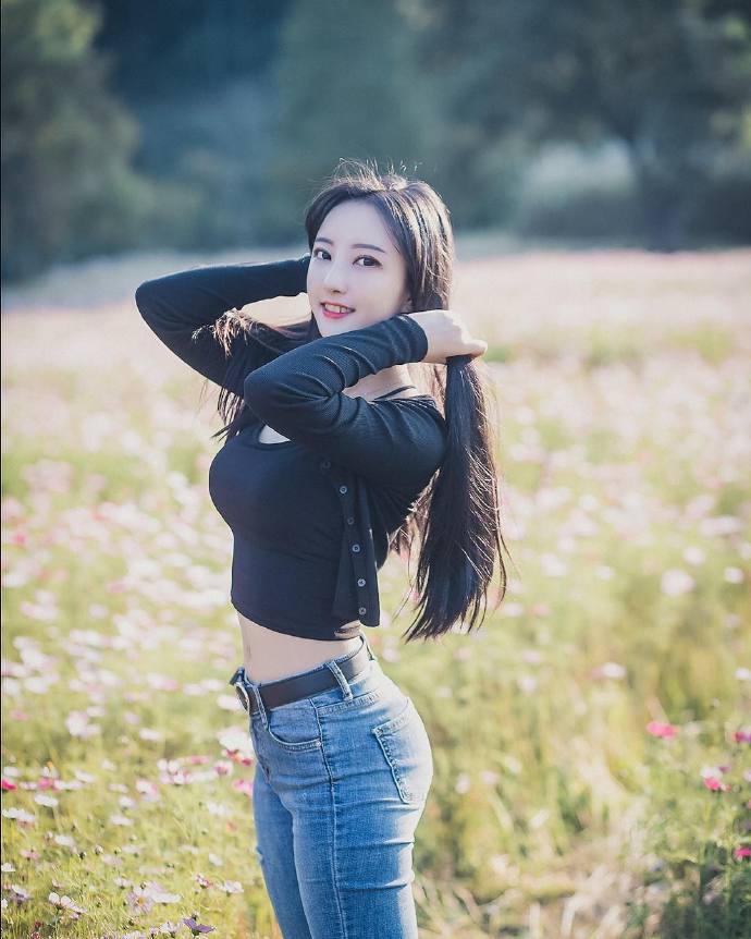 性感女神图片 穿牛仔裤美女图片 5