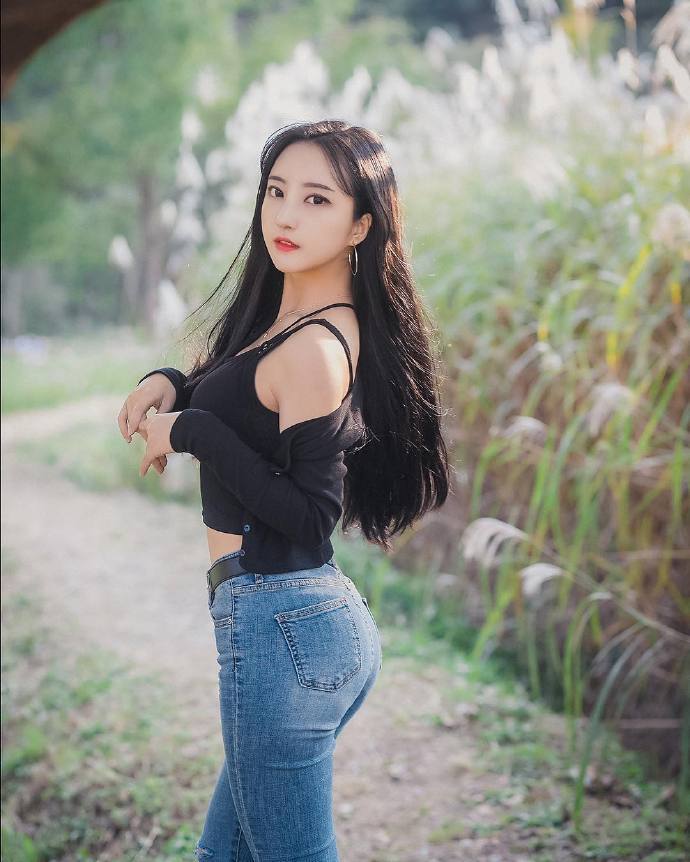 性感女神图片 穿牛仔裤美女图片 7