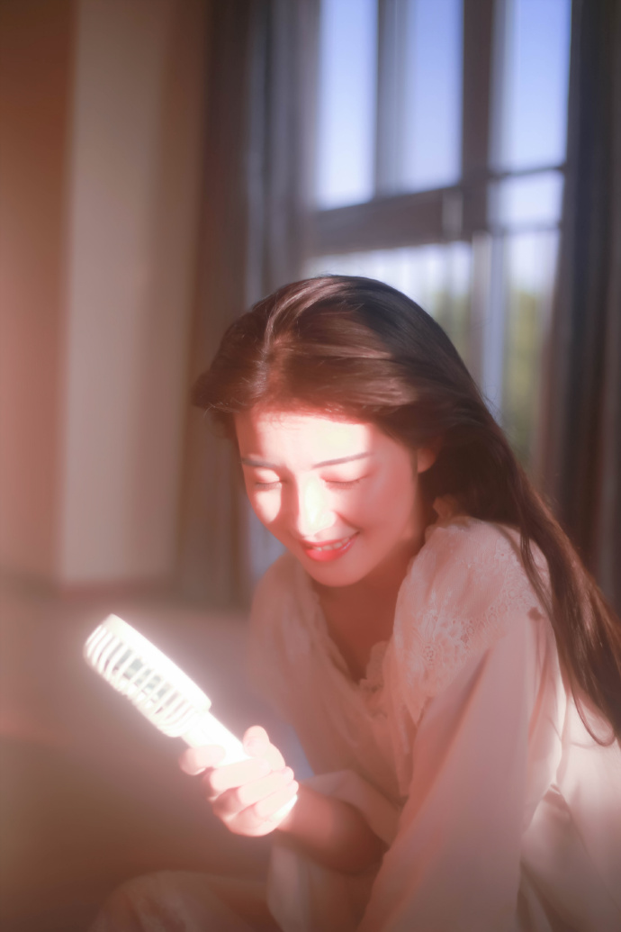 清纯少女朦胧美图片 长发美女图片 2