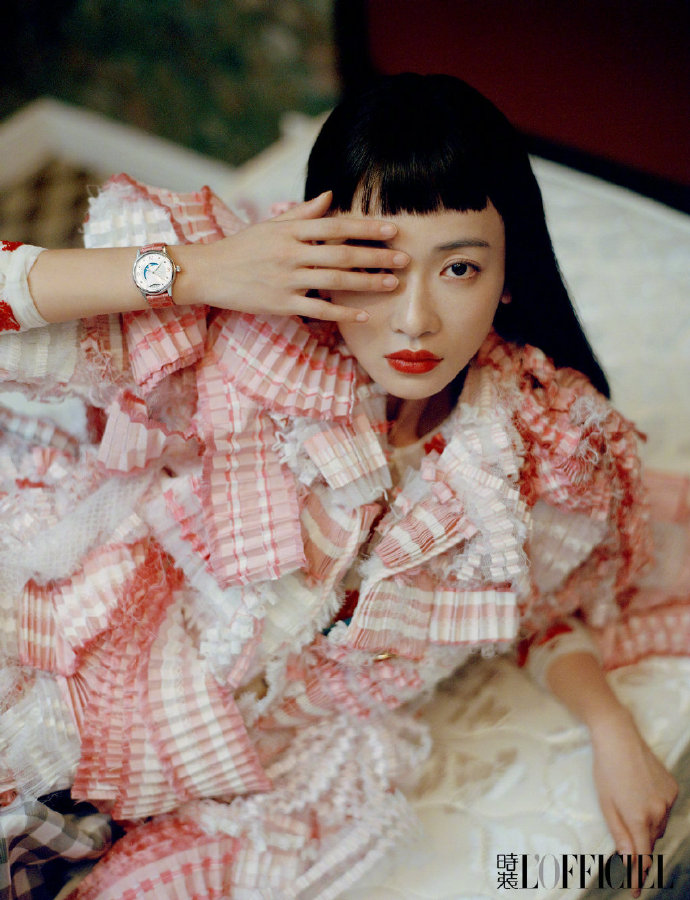 四川美女图片 女明星吴谨言《时装L&rsquo;OFFICIEL》复