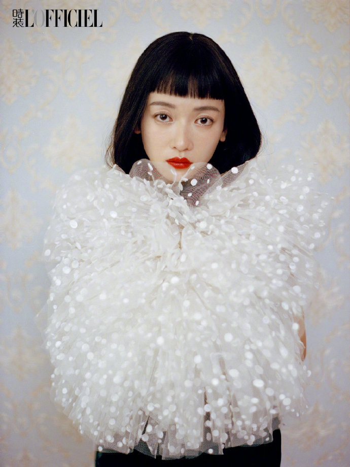 四川美女图片 女明星吴谨言《时装L&rsquo;OFFICIEL》复 8