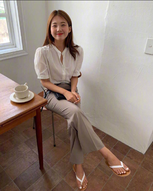 圆脸妹子图 休闲随性韩系穿搭范本 6