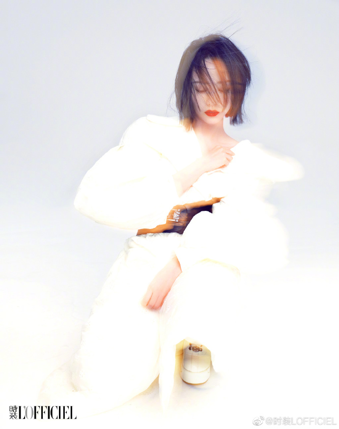 四川美女图片 短发姑娘张靓颖《时装L'OFFICIEL》红 4