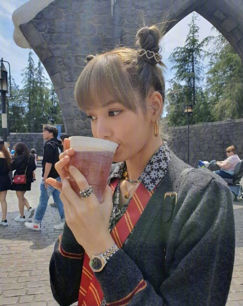 韩国美女图片 BLACKPINK成员lisa可爱图片 7