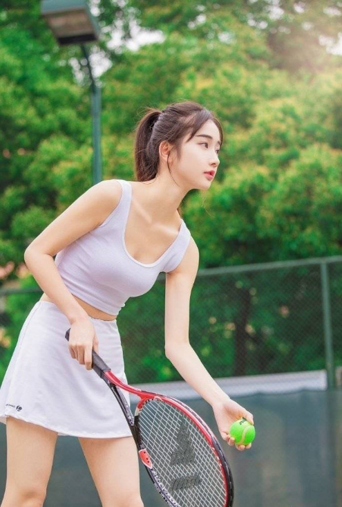 氧气美女打网球运动装图片 清纯美女图片 2