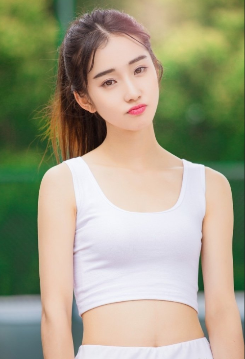 氧气美女打网球运动装图片 清纯美女图片 5