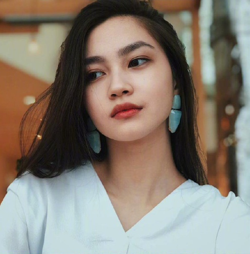 亚洲美女图片 哈萨克斯坦美女Khasen Gulsezim图片 12