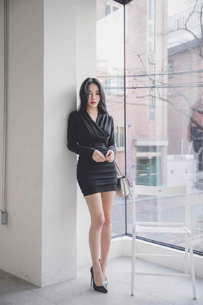 丝袜高跟美女图片 超短裙美女图片
