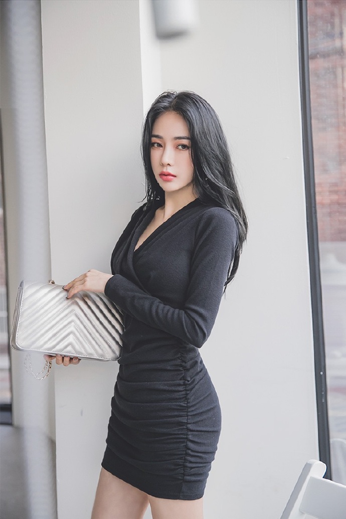 丝袜高跟美女图片 超短裙美女图片 9