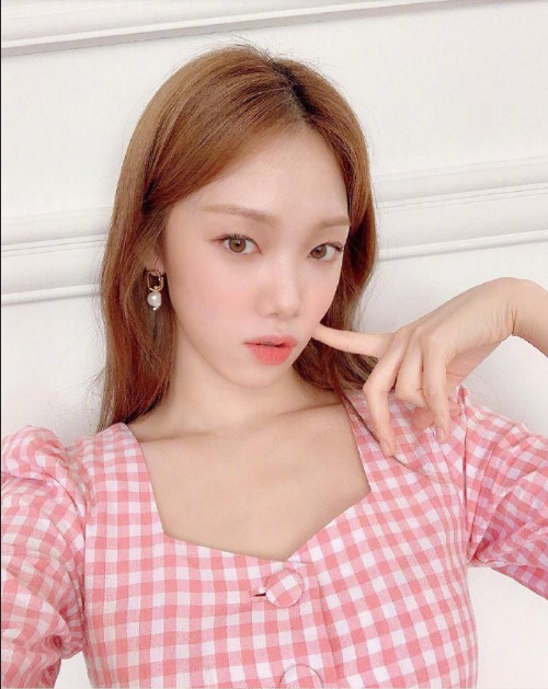 韩国美女图片 韩国女明星李圣经私服穿搭图片 11