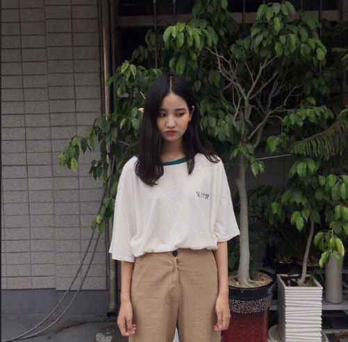 mm131美女图片高清图片 文艺女青年必备的纯色与 7