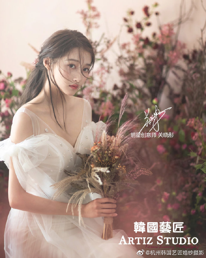 中国美女图片 女明星关晓彤婚纱图片