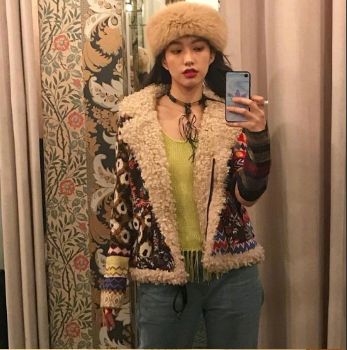 韩国美女图片 时尚博主Marie法式懒散穿搭图片 2