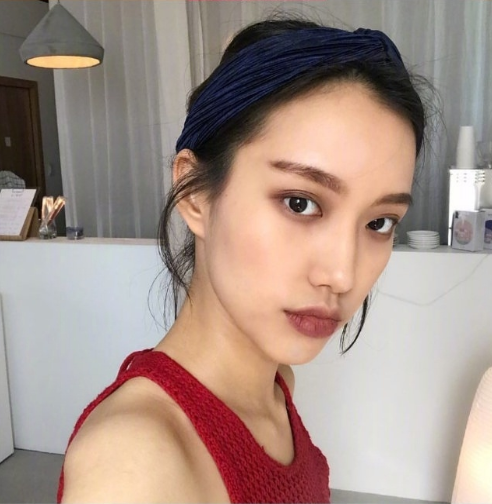 韩国美女图片 时尚博主Marie法式懒散穿搭图片 5