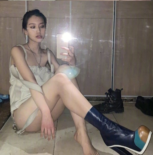 韩国美女图片 时尚博主Marie法式懒散穿搭图片 7