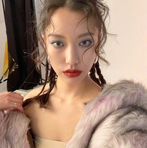 韩国美女图片 时尚博主Marie法式懒散穿搭图片 8
