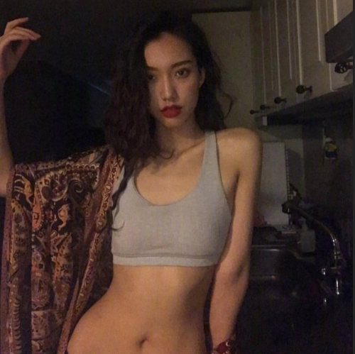 韩国美女图片 时尚博主Marie法式懒散穿搭图片 9