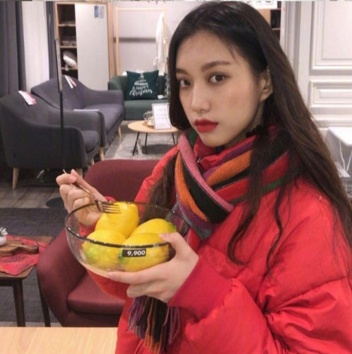 韩国美女图片 时尚博主Marie法式懒散穿搭图片 11