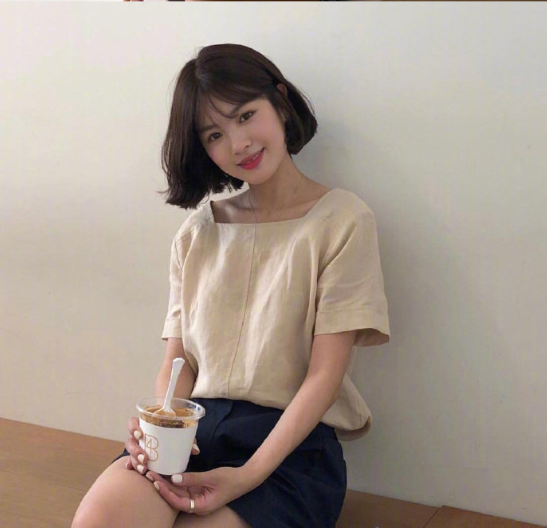 好看美女图片 小清新美女简约夏日穿搭参考 2