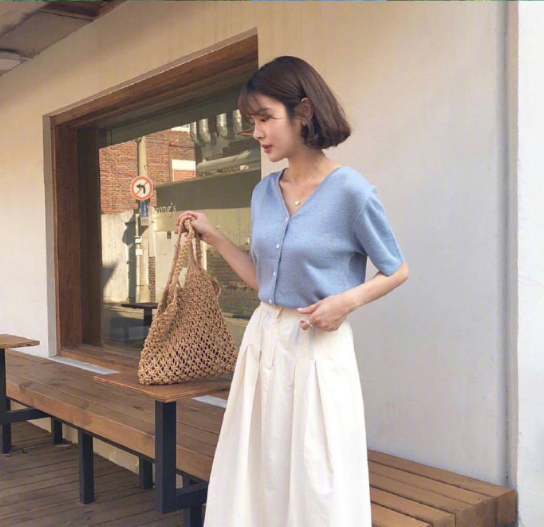 好看美女图片 小清新美女简约夏日穿搭参考 11