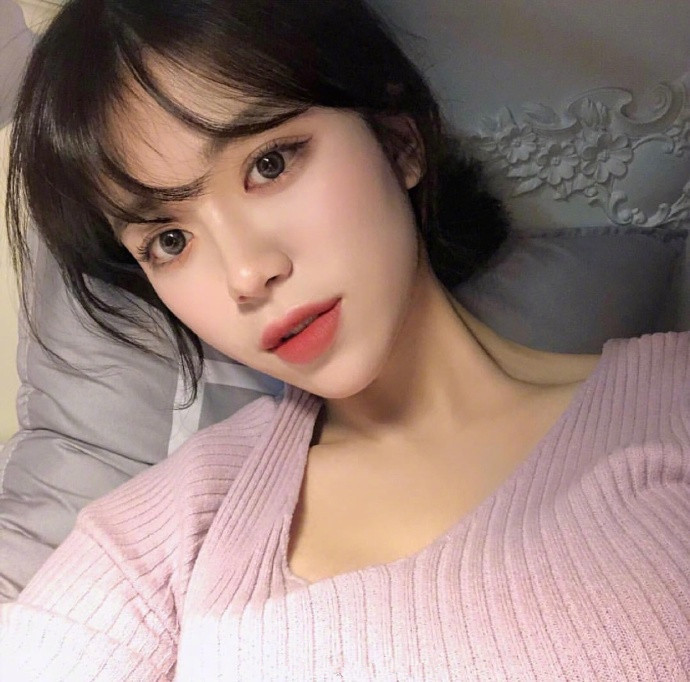 软萌妹子的空气刘海图片 清纯美女图片
