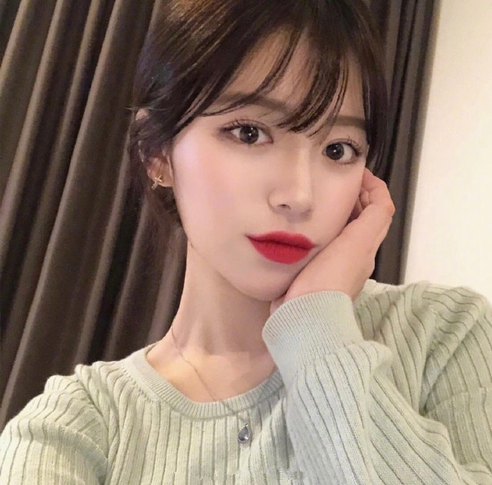 软萌妹子的空气刘海图片 清纯美女图片 6