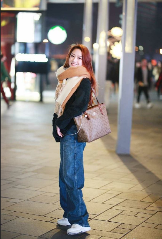 云南艺术学院清纯校花美女张美伦图片 2