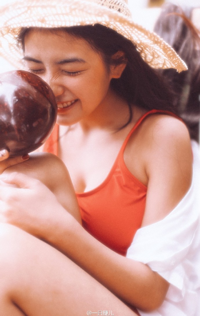唯美美女图片 四川美女海边唯美写真图片 3