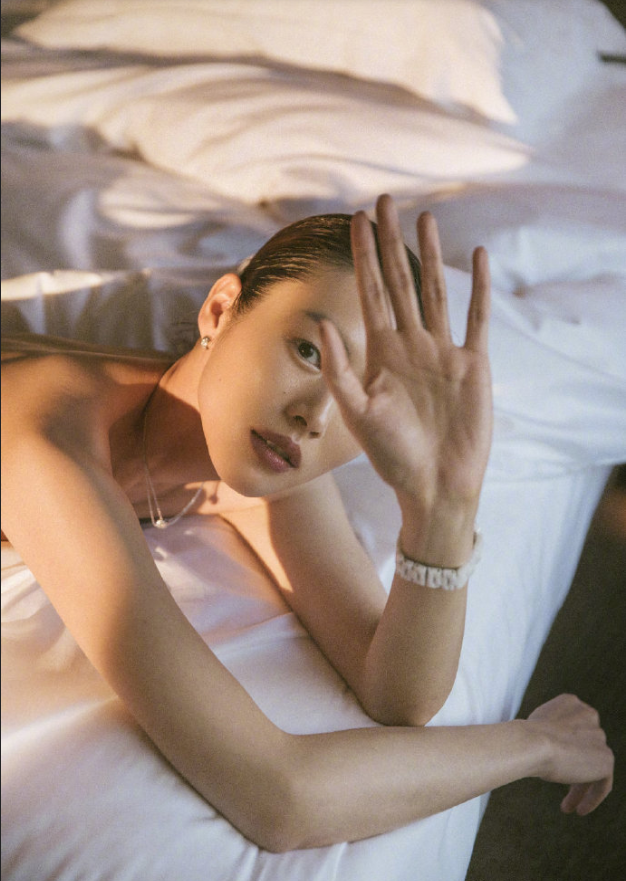 亚洲美女图片 中国超模大表姐刘雯美背图片 2