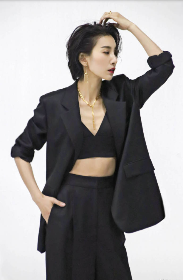 韩国美女图片 女演员金瑞亨红唇超A图片 4