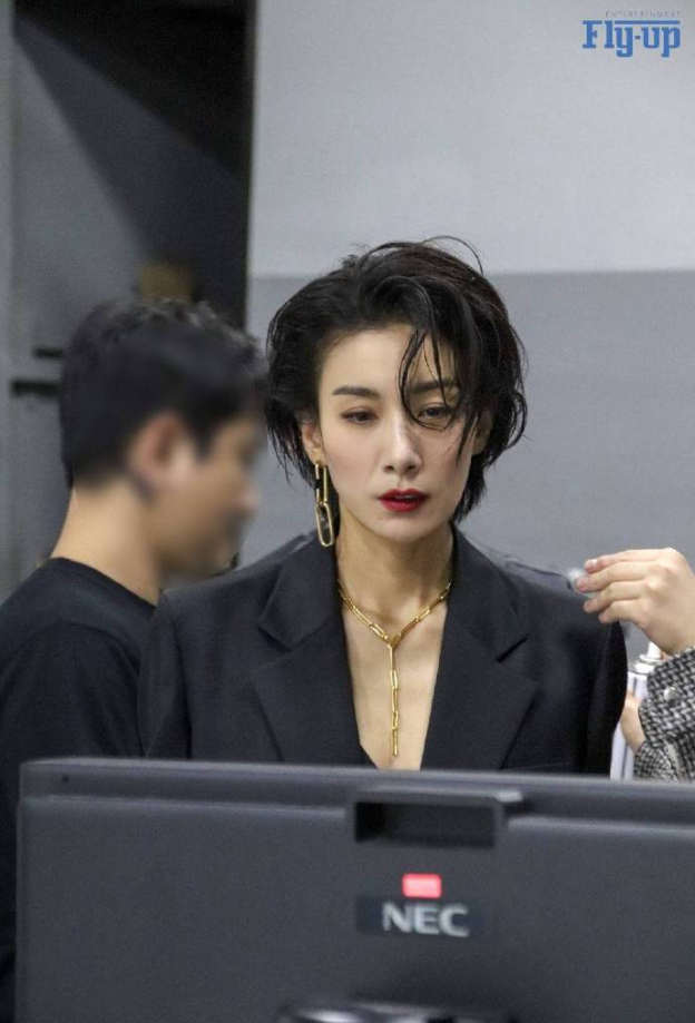 韩国美女图片 女演员金瑞亨红唇超A图片 7