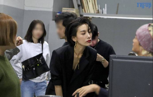 韩国美女图片 女演员金瑞亨红唇超A图片 8