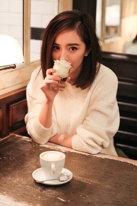 中国美女图片 女明星杨幂短发图片 3
