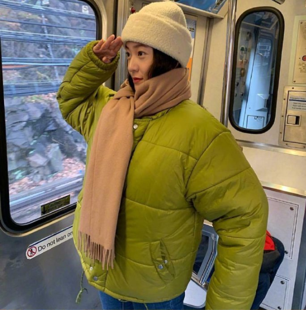 韩国美女图片 女歌手郑秀晶krystal私服街拍图片 6