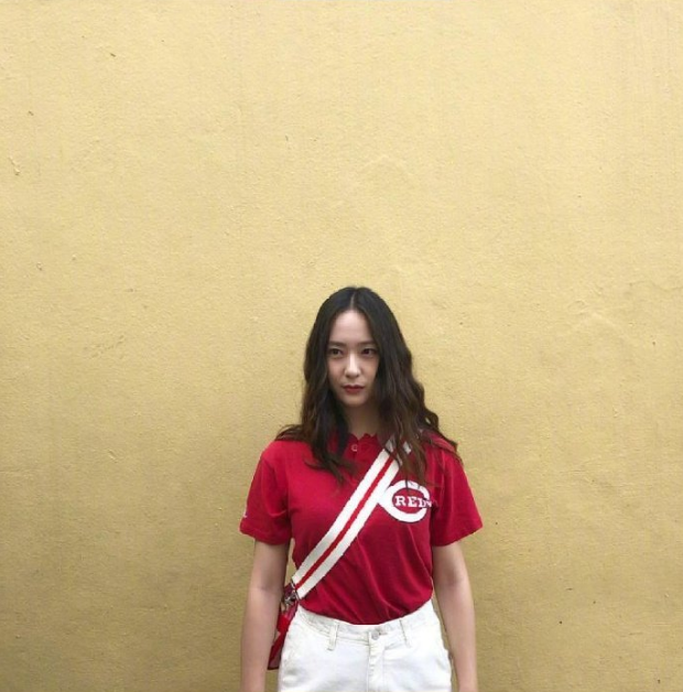 韩国美女图片 女歌手郑秀晶krystal私服街拍图片 12