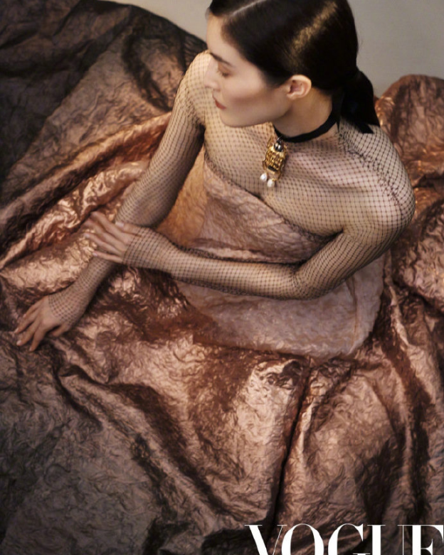 中国美女图片 超模何穗《Vogue》封面图片 3