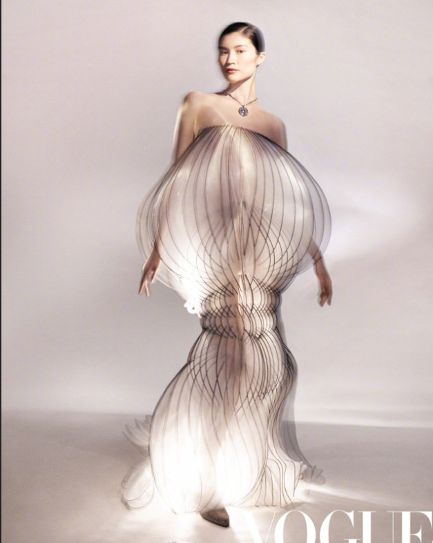 中国美女图片 超模何穗《Vogue》封面图片 7