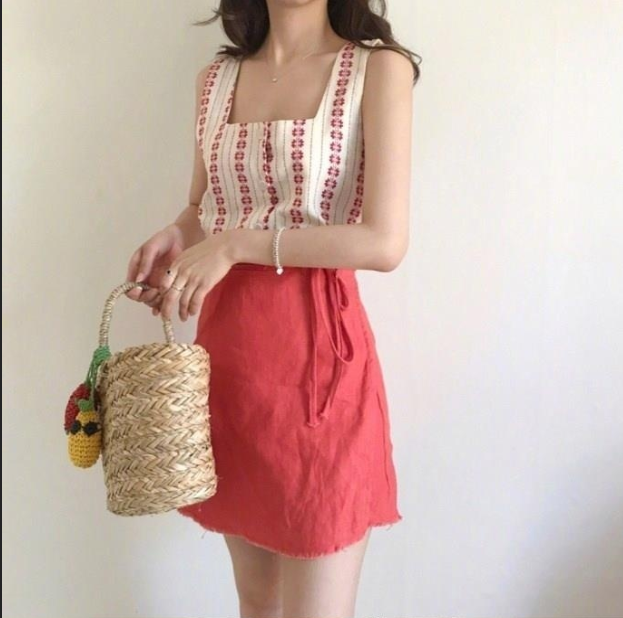 小性感女人味穿搭图片
