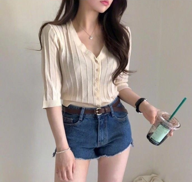 小性感女人味穿搭图片 6