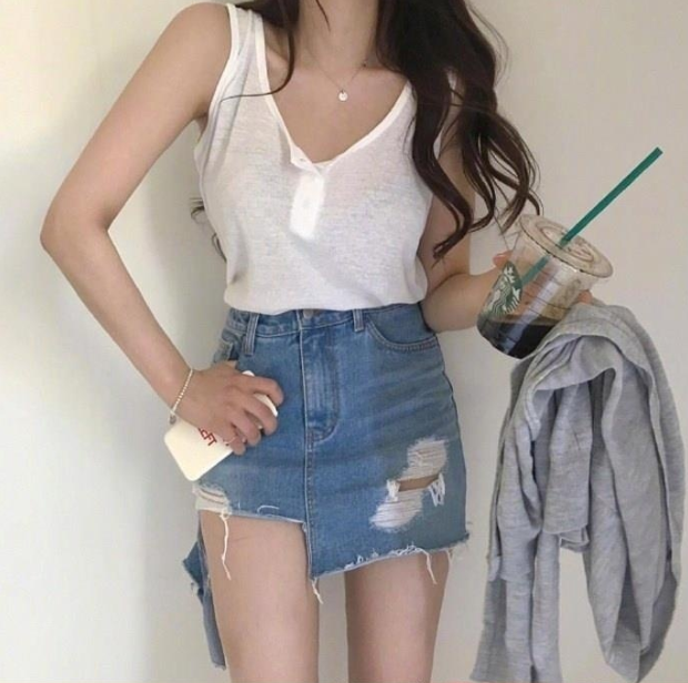 小性感女人味穿搭图片 9