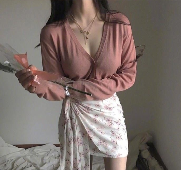 小性感女人味穿搭图片 16