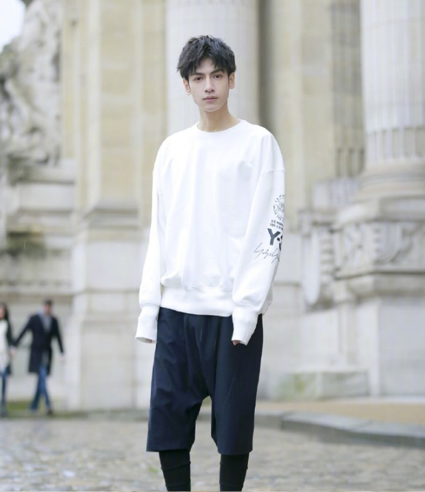 内地男明星罗云熙帅气图片 9