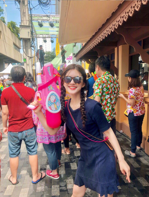 可爱到冒泡的清纯美女赵露思图片 4