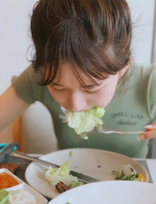 可爱到冒泡的清纯美女赵露思图片 9