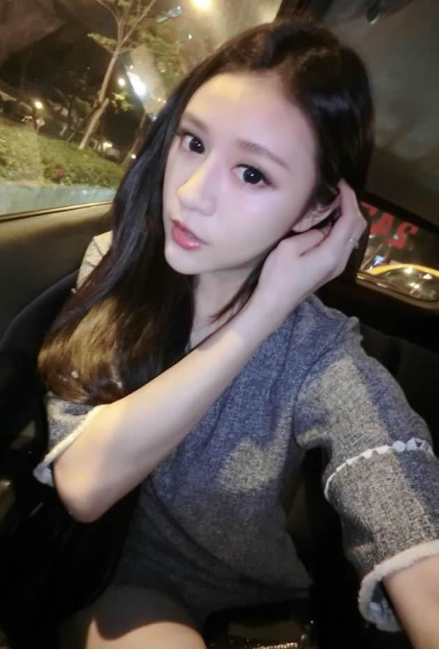大眼睛女孩图片 漂亮女人自拍照图片 3