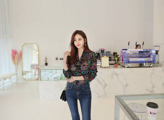 亭亭玉立的清纯美女图片 6