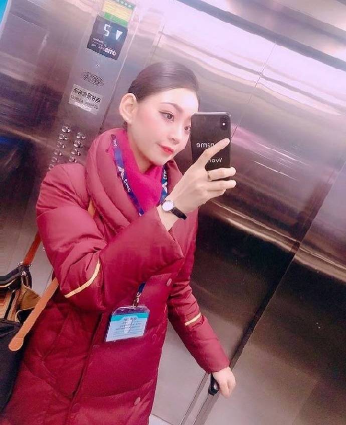 大眼美女空姐自拍照图片 7